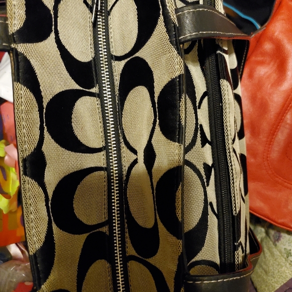 Coach purse,used once,excellent condition brown and tan,lots of compartments! - Picture 3 of 8